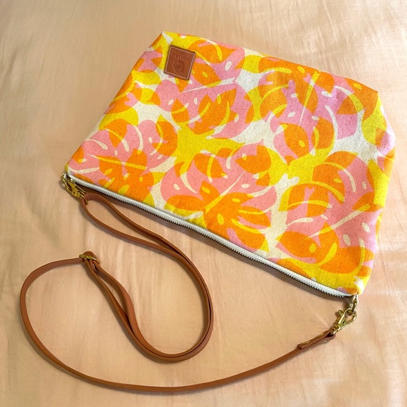 NWT Jana Lam Crossbody Hobo - Picture 2 of 10